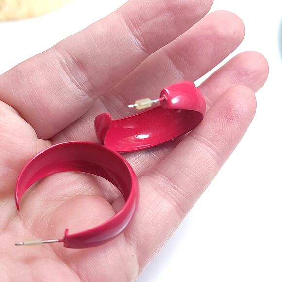 Bold Red Chunky Hoop Earrings, Retro Statement Plastic Hoops for Women Jewelry - Picture 10 of 10